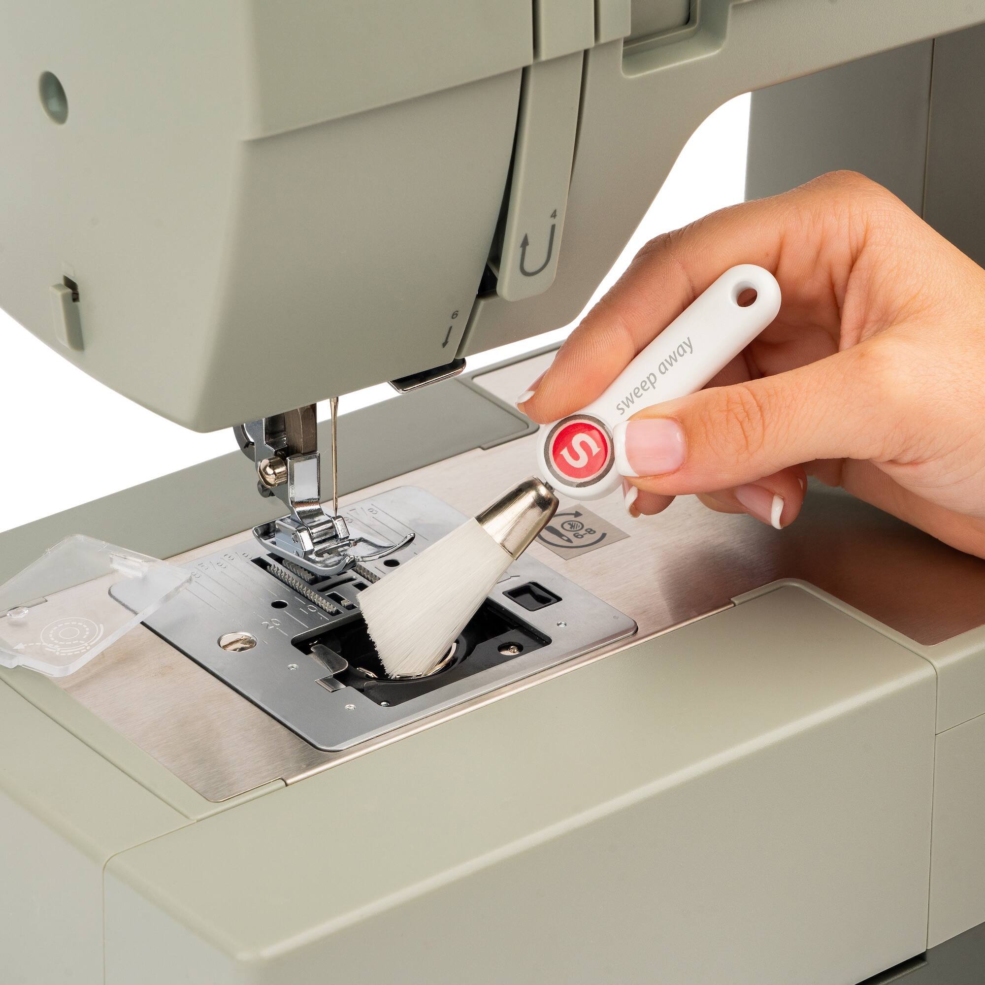 SINGER® Angled-Edge Lint Brush